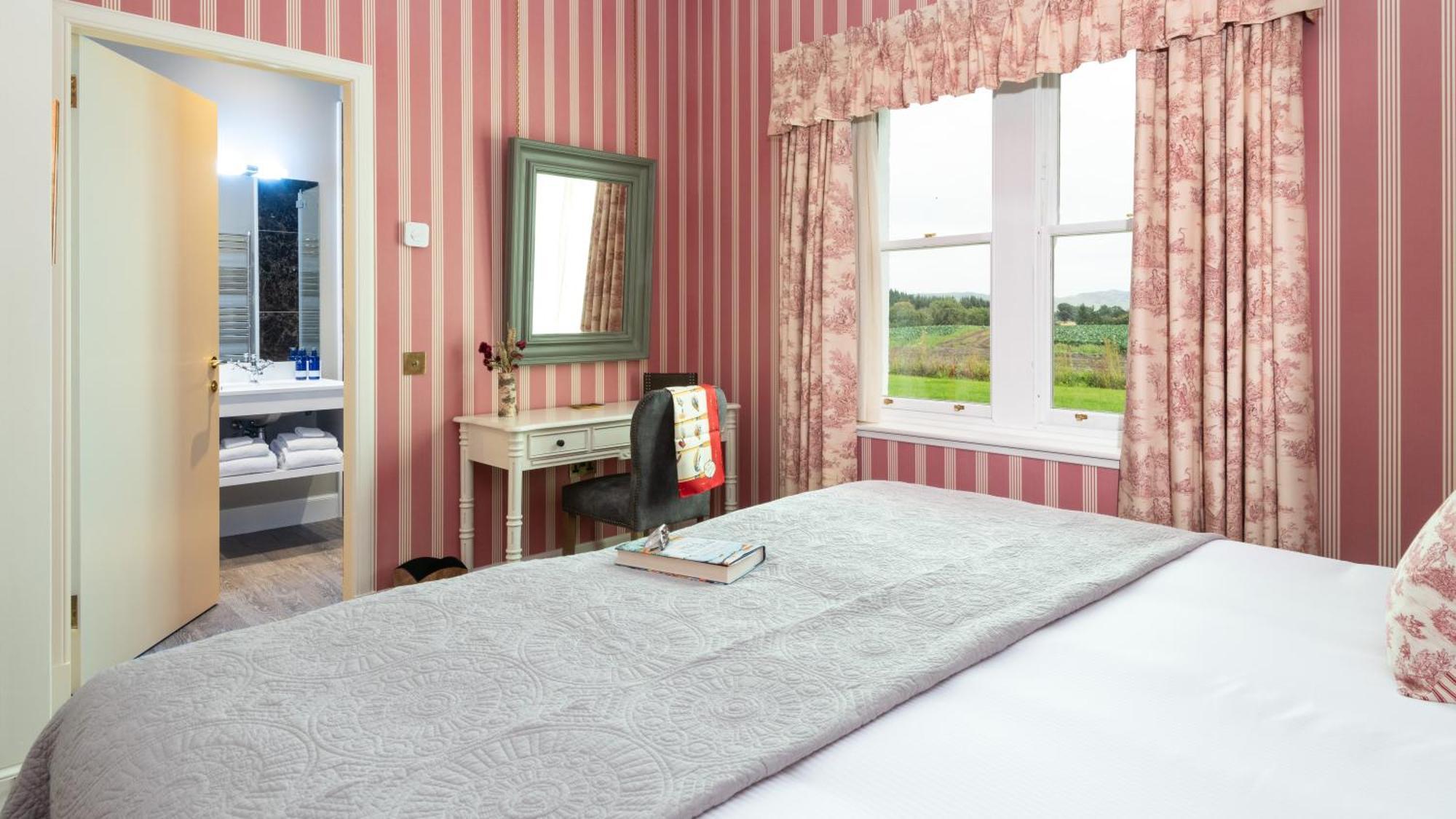 Meikleour Arms Hotel & Restaurant Экстерьер фото