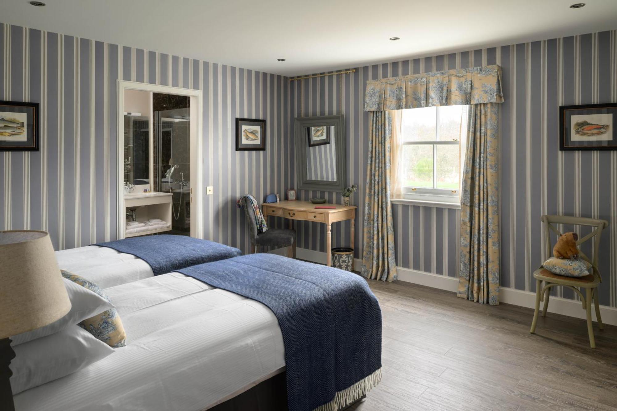 Meikleour Arms Hotel & Restaurant Экстерьер фото